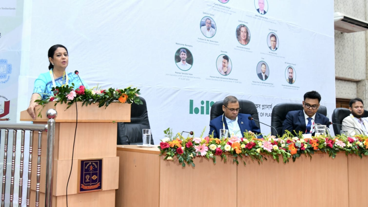 প্রকল্প বাস্তবায়নে পরিবেশ রক্ষাকে সর্বোচ্চ গুরুত্ব দিতে হবে : পরিবেশ উপদেষ্টা